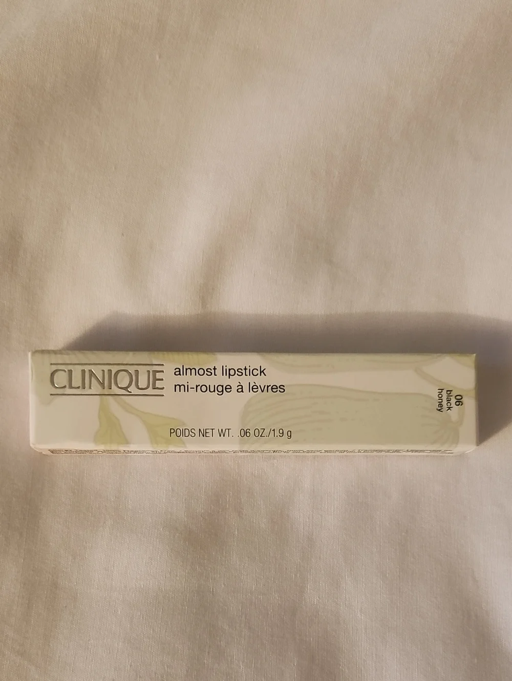 CLINIQUE Black Honey Almost Lipstick